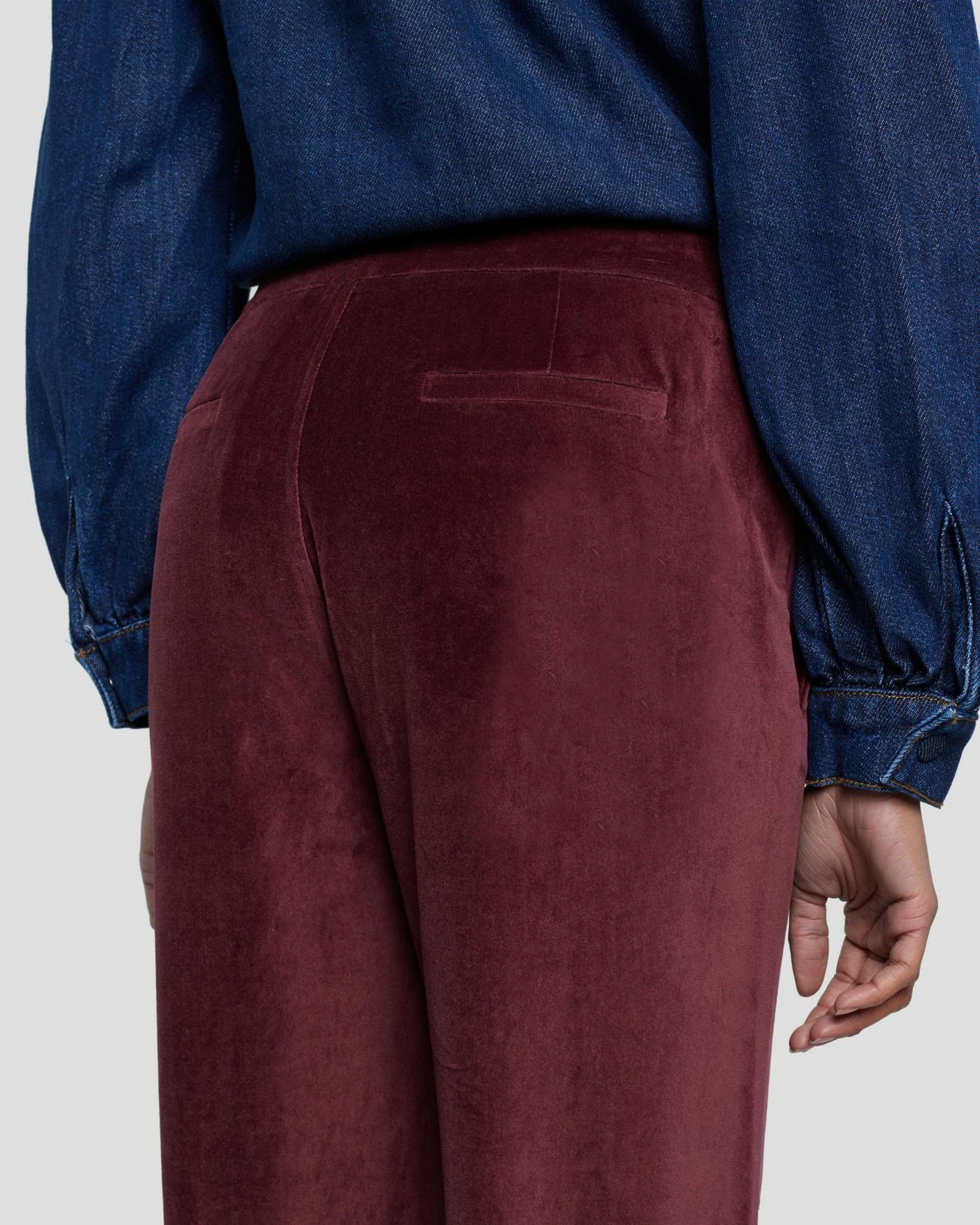 7 For All Mankind Modern Dojo Velvet Trouser In Winetasting 9 7 For All Mankind Modern Dojo Velvet Trouser In Winetasting - Image 7