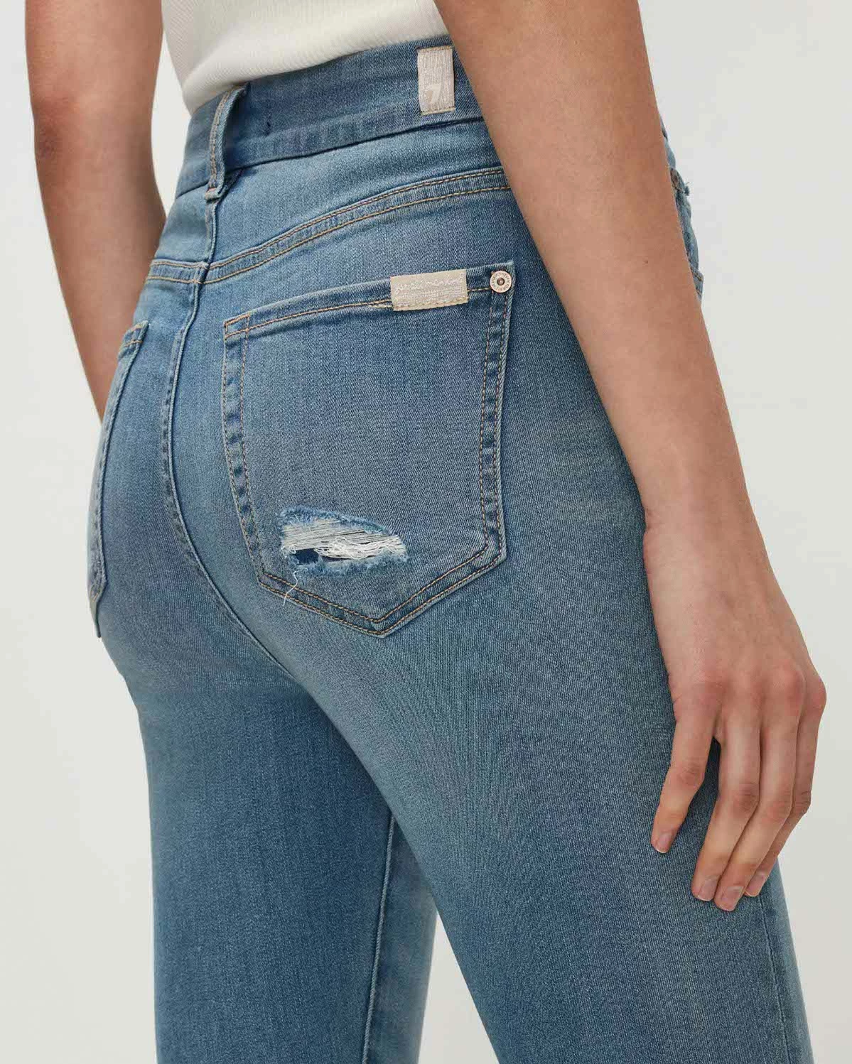 7 For All Mankind Slim Illusion HW Ankle Skinny In Aloe 5 7 For All Mankind Slim Illusion HW Ankle Skinny In Aloe - Image 3