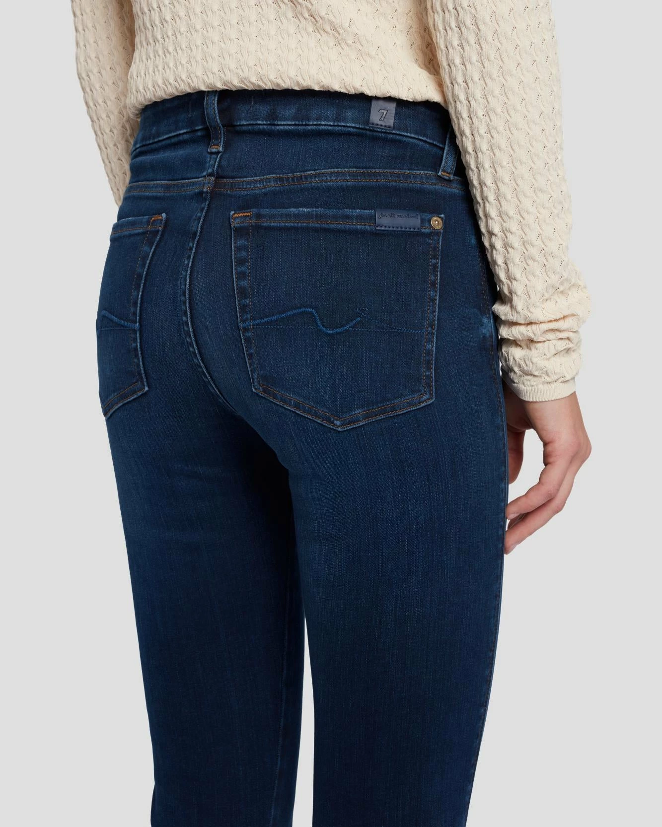 7 For All Mankind Slim Illusion Kimmie Straight In Legendary 6 7 For All Mankind Slim Illusion Kimmie Straight In Legendary - Image 5